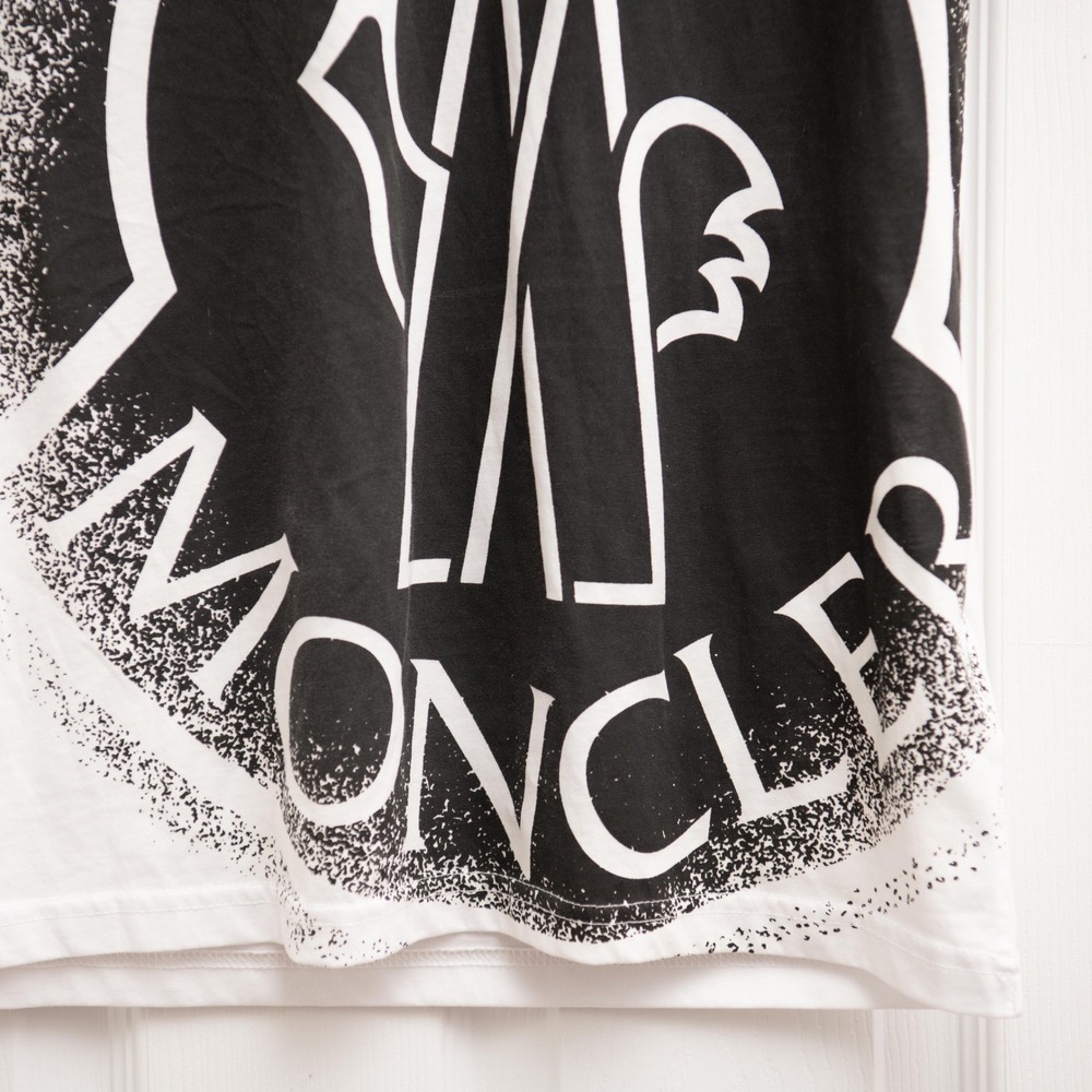 Moncler T-Shirt Mens M White Black Graphic Oversized Logo High End Luxury Bold - Picture 2 of 7